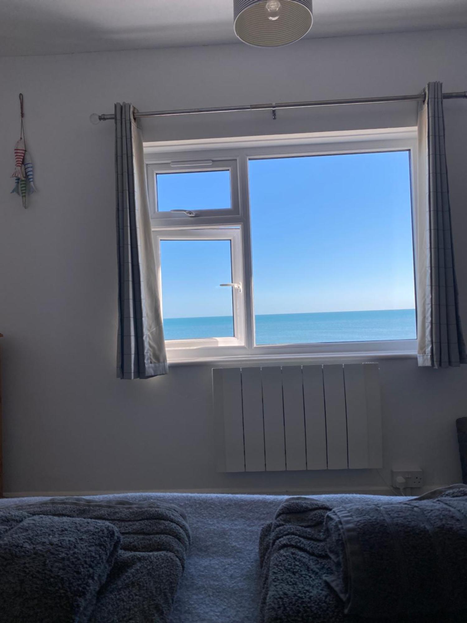 Beachside, Torcross, Between The Sea And The Ley Exterior photo